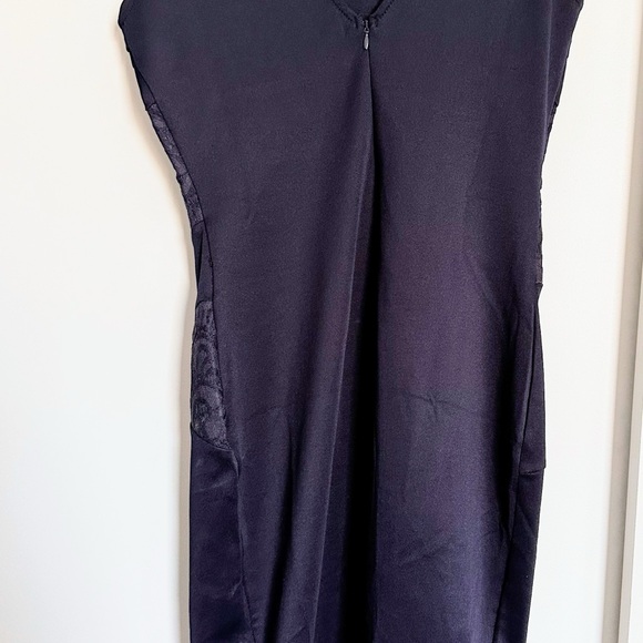 Fashion Nova Dress size Medium. Bodycon style - Picture 3 of 3